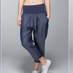 Lululemon Post Power Crop Pants Size 4 Cadet Blue